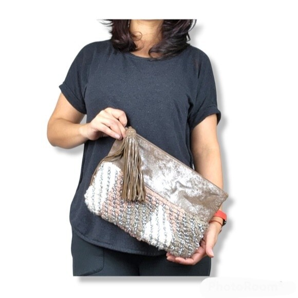 Anthropologie Jasper & Jeera Pouch Metallic Leather Cotton Blend Large Tassel - Picture 5 of 14
